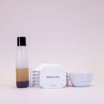 6-pak med 60ml lokkemiddel, 6 faldf&aelig;lder og 18 fangstkopper forfra